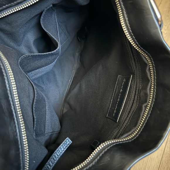 Leather and linen pouch - Picture 6 of 9